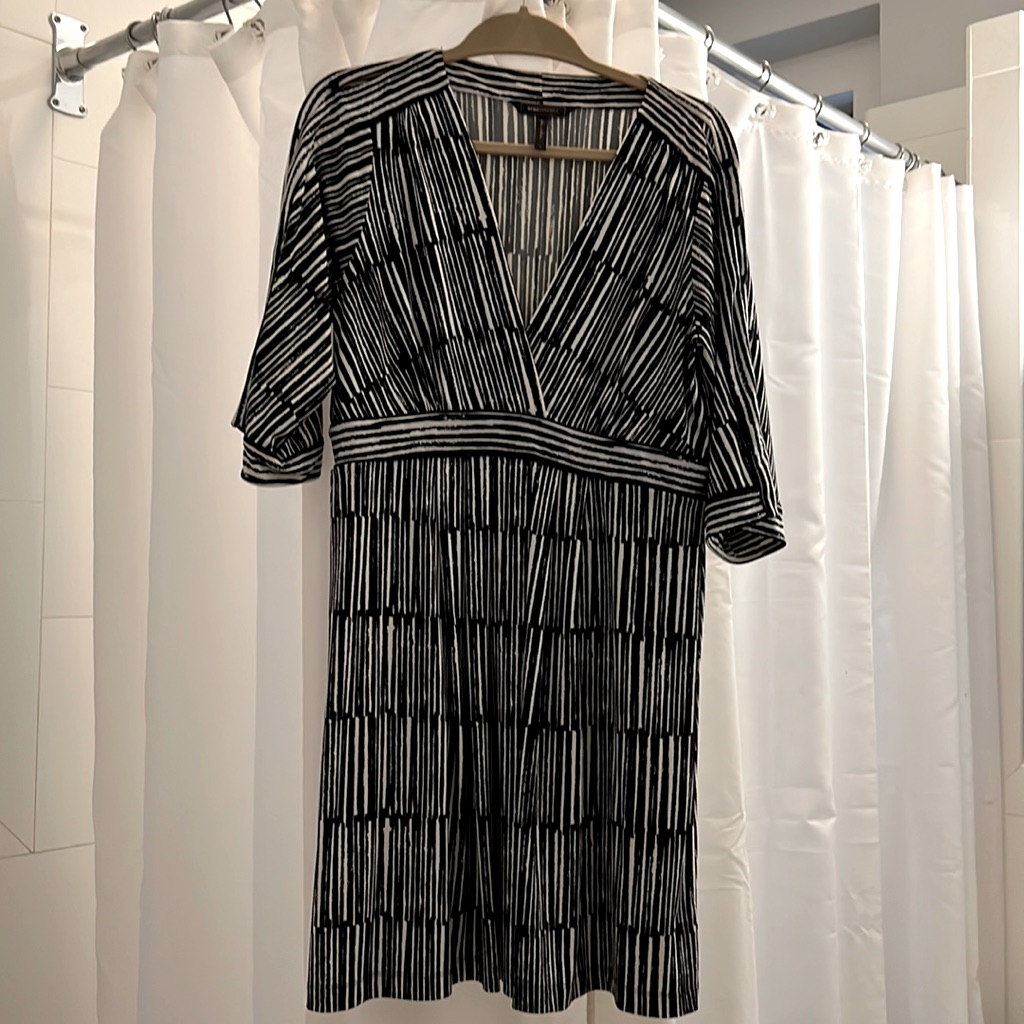 Great Condition Bcbg Max Azria B&W Dress - Size L. Incredibly Comfortable.